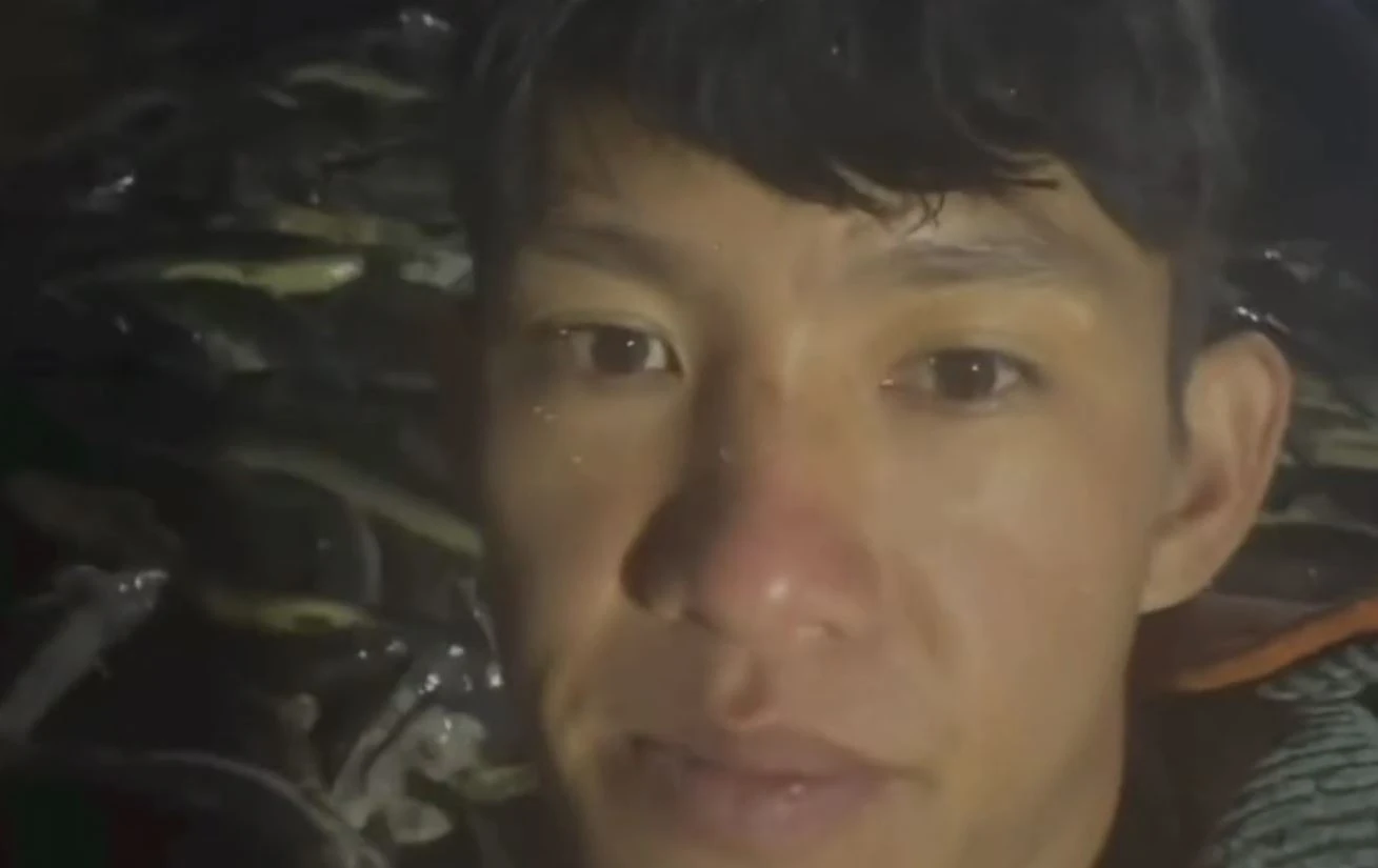 30 tan ca tam chet trang ho, chang trai khoc nghen hinh anh