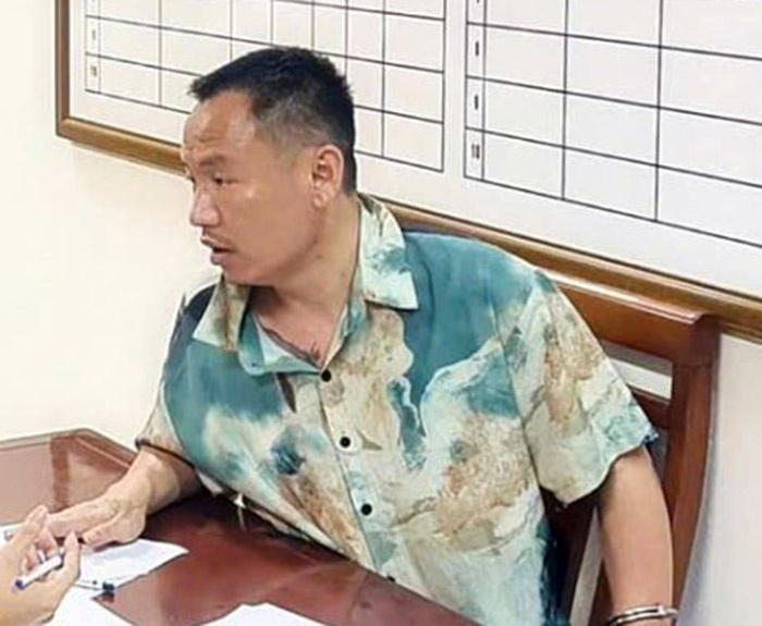 nguoi nuoc ngoai,  no sung,  va cham giao thon anh 1