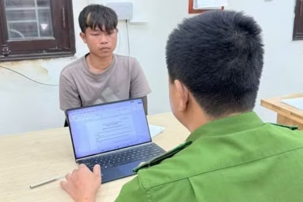 Tron truy na, vuot bien sang Campuchia lam viec cho to chuc toi pham hinh anh