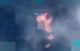 My khong kich tau nghi buon ma tuy o Thai Binh Duong, 3 nguoi chet hinh anh