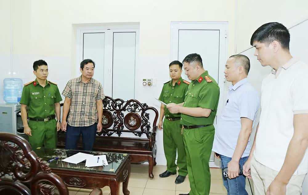 BV Phoi Ha Noi,  Gdoc Phoi Ha Noi,  PGD Phoi Ha Noi,  Hoang Van Huan,  PGD Hoang Van Huan,  BS Hoang Van Huan anh 1