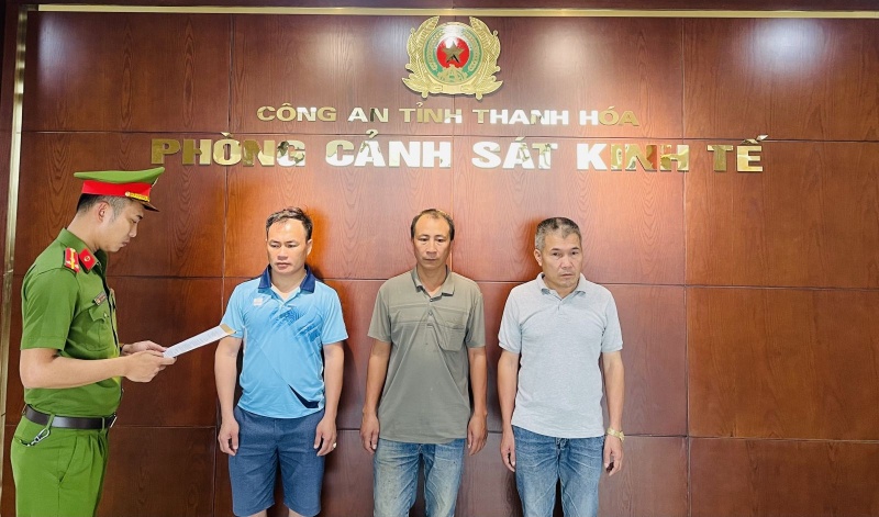 Khai thac dat,  Trai phep anh 1
