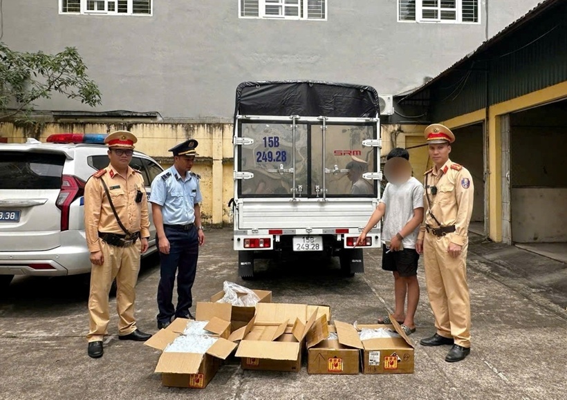 Lien tiep phat hien hang hoa khong ro nguon goc dip nghi le hinh anh