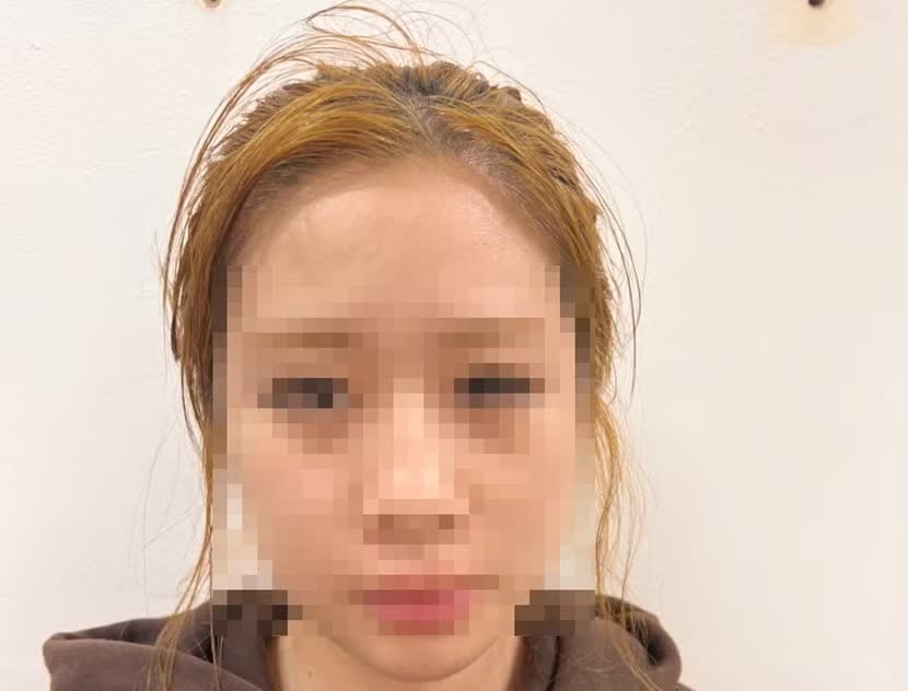 Trom kim cuong,  me nguoi yeu cu anh 2