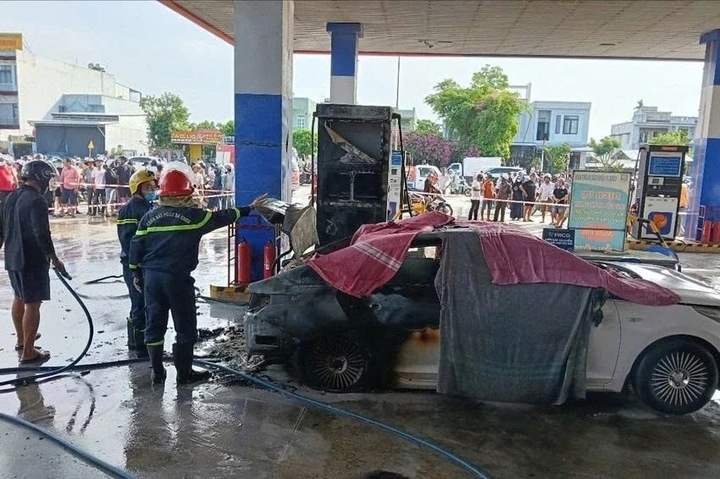 Cong an Da Nang thong tin nguyen nhan vu chay oto tai cay xang hinh anh