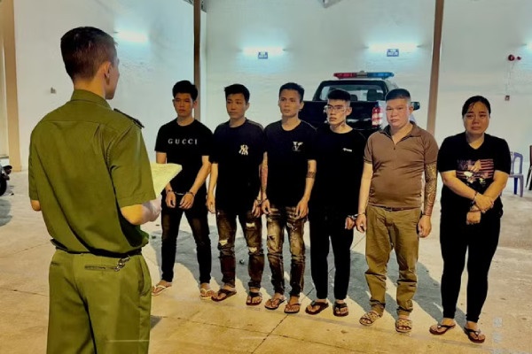 Triet pha duong day lien tinh mua ban thieu nu duoi 16 tuoi hinh anh