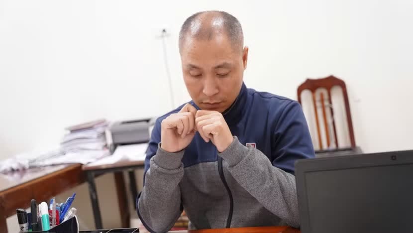 Khoi to doi tuong gia danh can bo Cong an de lua dao chiem doat tien hinh anh