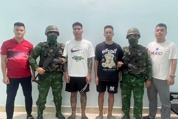 Tam giu cac doi tuong pham phap, bi truy na hinh anh
