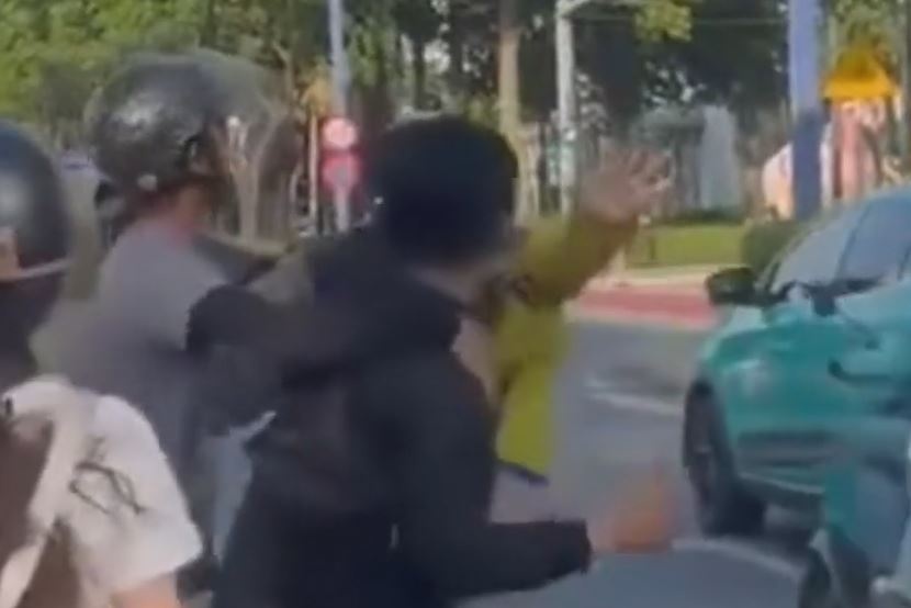 Au da vi mau thuan trong ham vuot song Sai Gon hinh anh