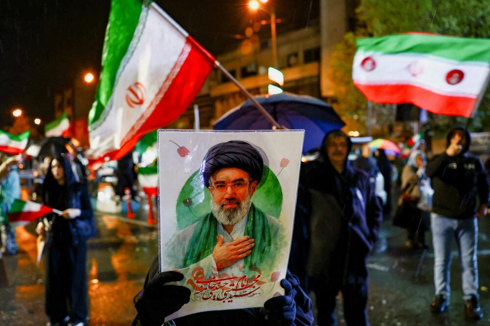 Lanh tu Toi cao Iran goi can cu My la 'ho giay' hinh anh