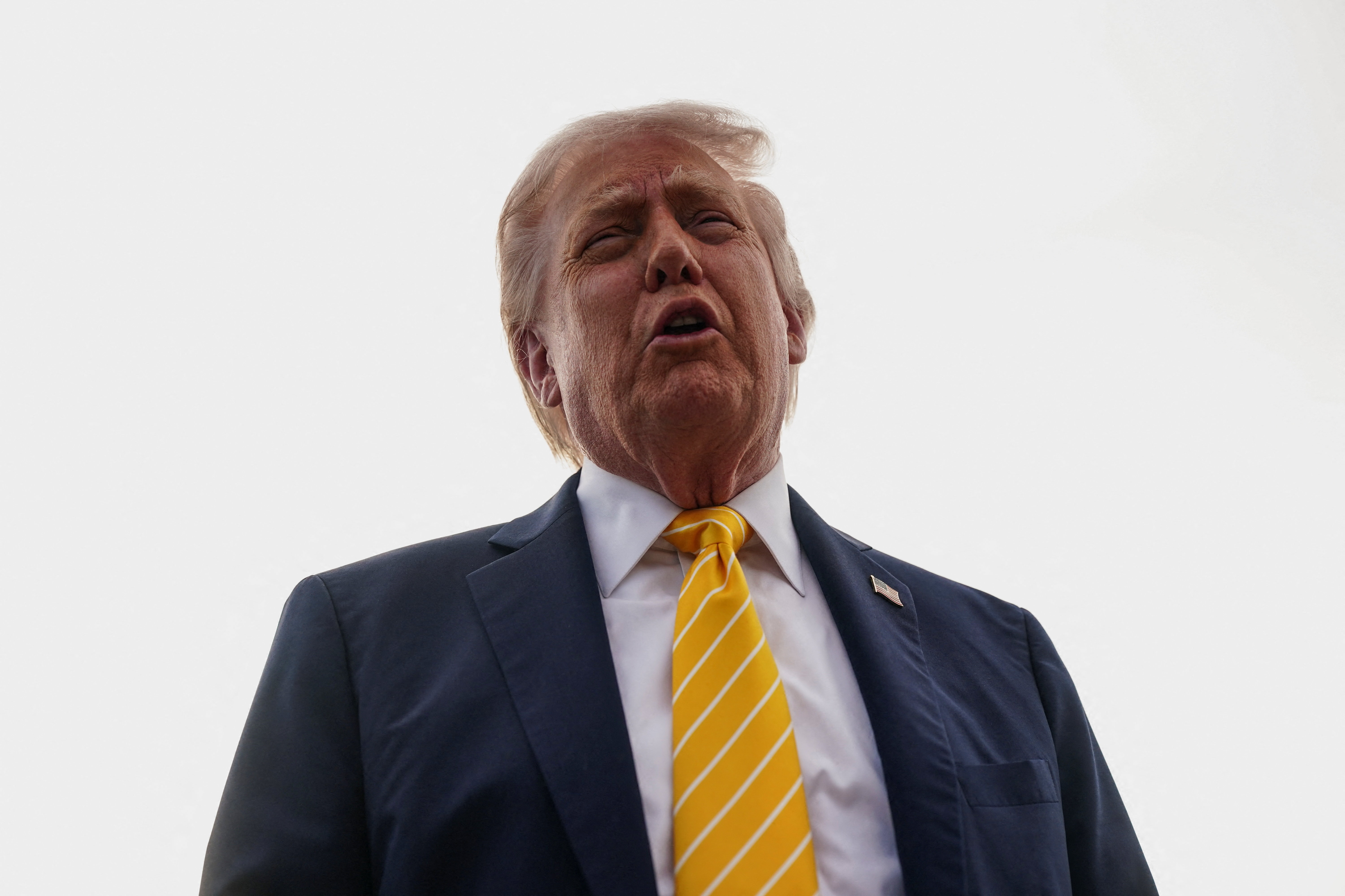 Ong Trump tuyen bo se rut quan tai Duc, vuot xa con so 5.000 binh si hinh anh