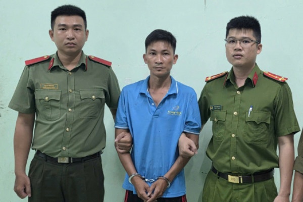 Tam giu khan cap cha duong danh con rieng cua vo hinh anh