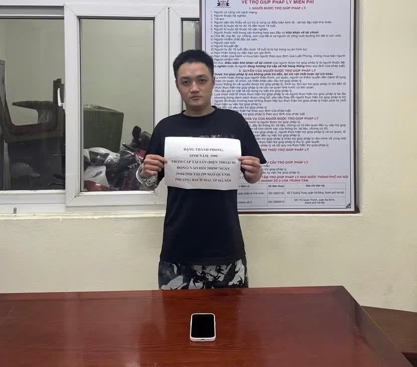 trom chiec dien thoai,  iPhone 15 anh 1