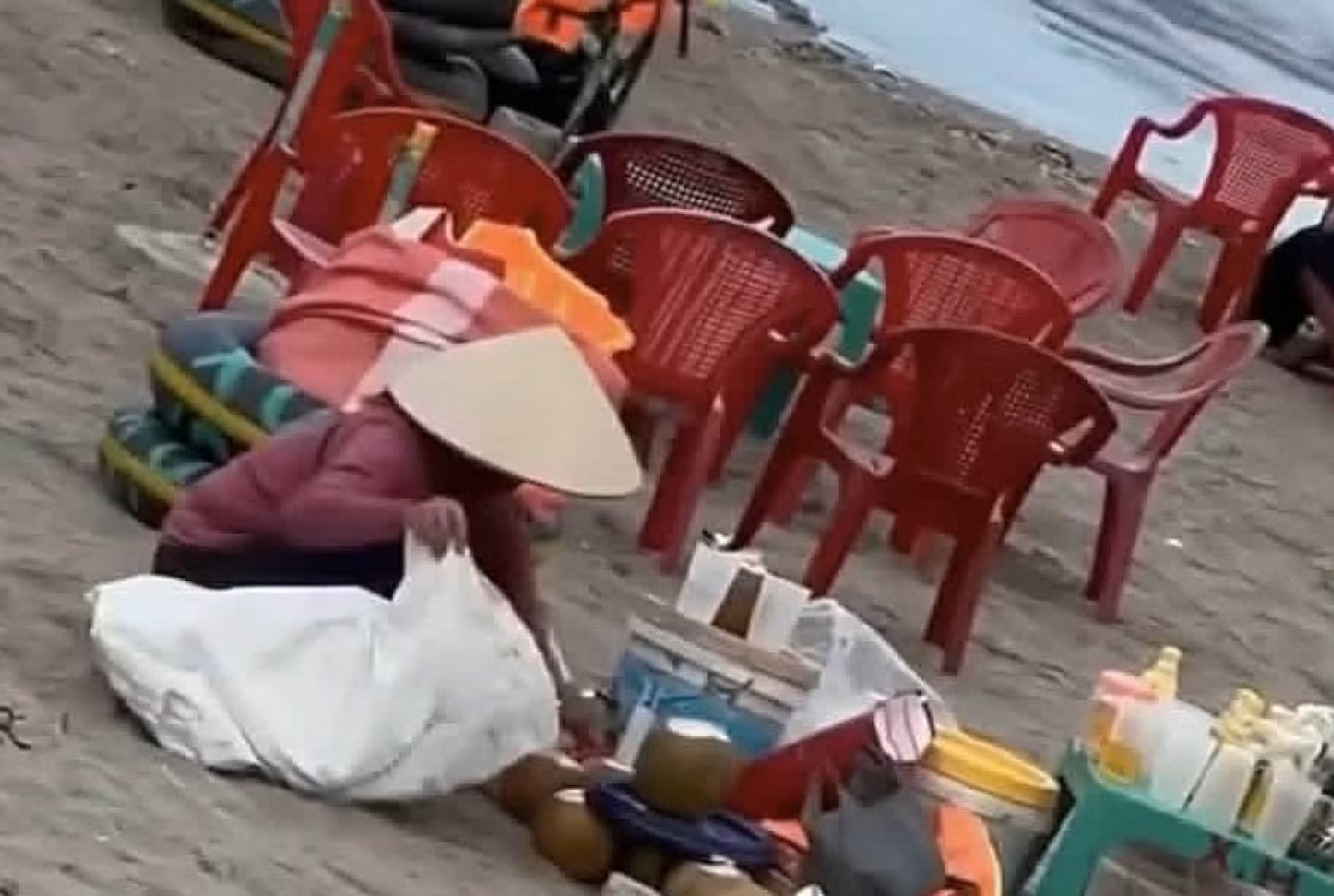 Bai bien Thinh Long anh 1