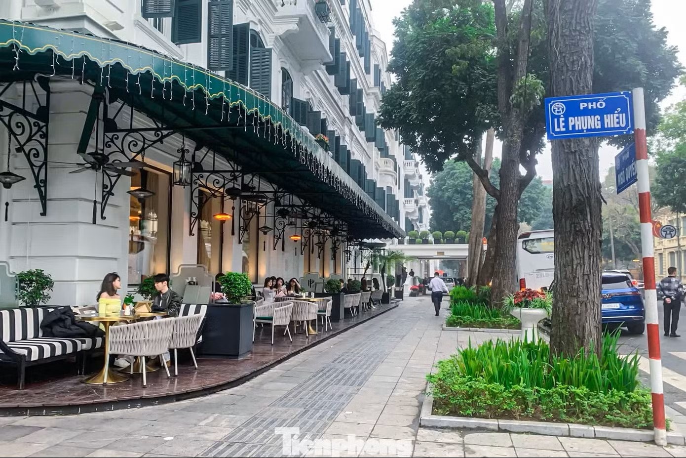 Phi thue via he anh 1