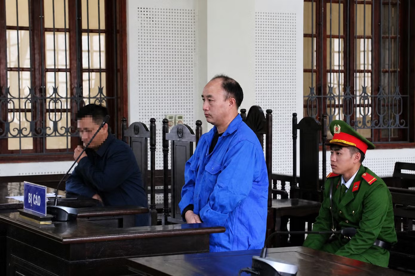 Ong bo 7 con vao vong lao ly vi 'con khat' doi doi hinh anh