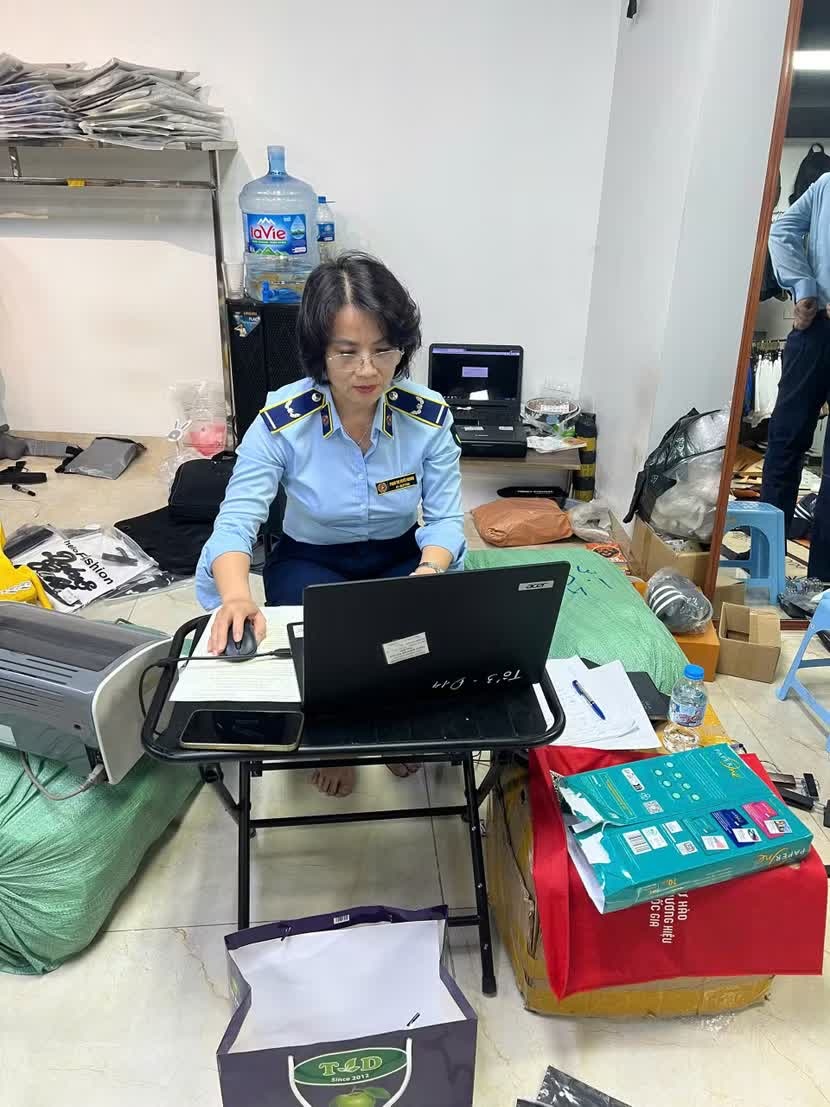 gia mao,  thuong hieu noi tieng,  Au Duc Hieu 2000,  Doan Quang Phan anh 4
