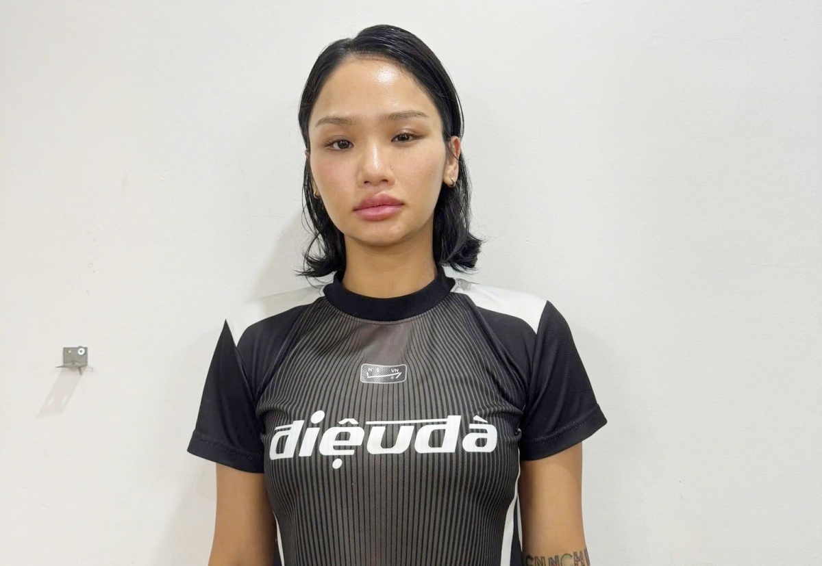Ca si Miu Le lam viec voi co quan cong an lien quan den nghi an ma tuy hinh anh