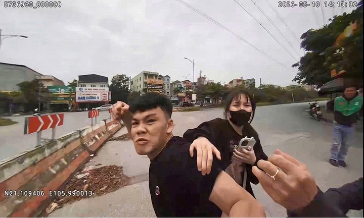 Doi tuong lao xe,  tan cong,  canh sat giao thong anh 1