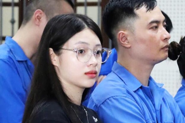 Ban gai ho tro the nao de Bui Dinh Khanh lan tron? hinh anh