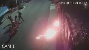 Nhom doi tuong phong hoa nha dan giua dem khuya hinh anh