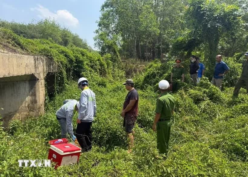 Cty Loc Thanh Phat,  DN Loc Thanh Phat,  Chu Loc Thanh Phat,  Ktoan Loc Thanh Phat,  Gdoc Loc Thanh Phat,  NV Loc Thanh Phat anh 1