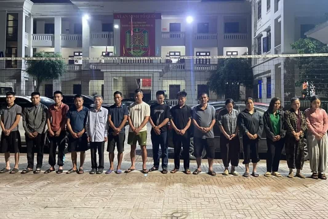 Triet pha song bac giua rung sau tai Nghe An hinh anh