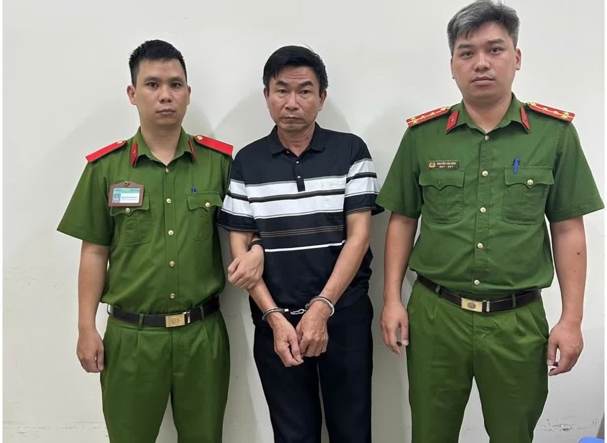 nguoi dan ong,  danh shipper,  chay mau mui anh 1