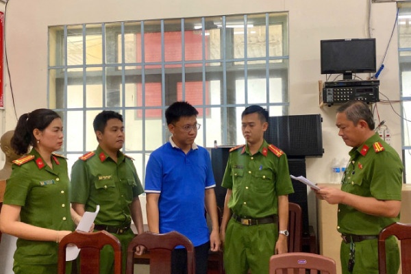 'Nup bong' doanh nghiep san xuat nuoc yen gia quy mo lon hinh anh
