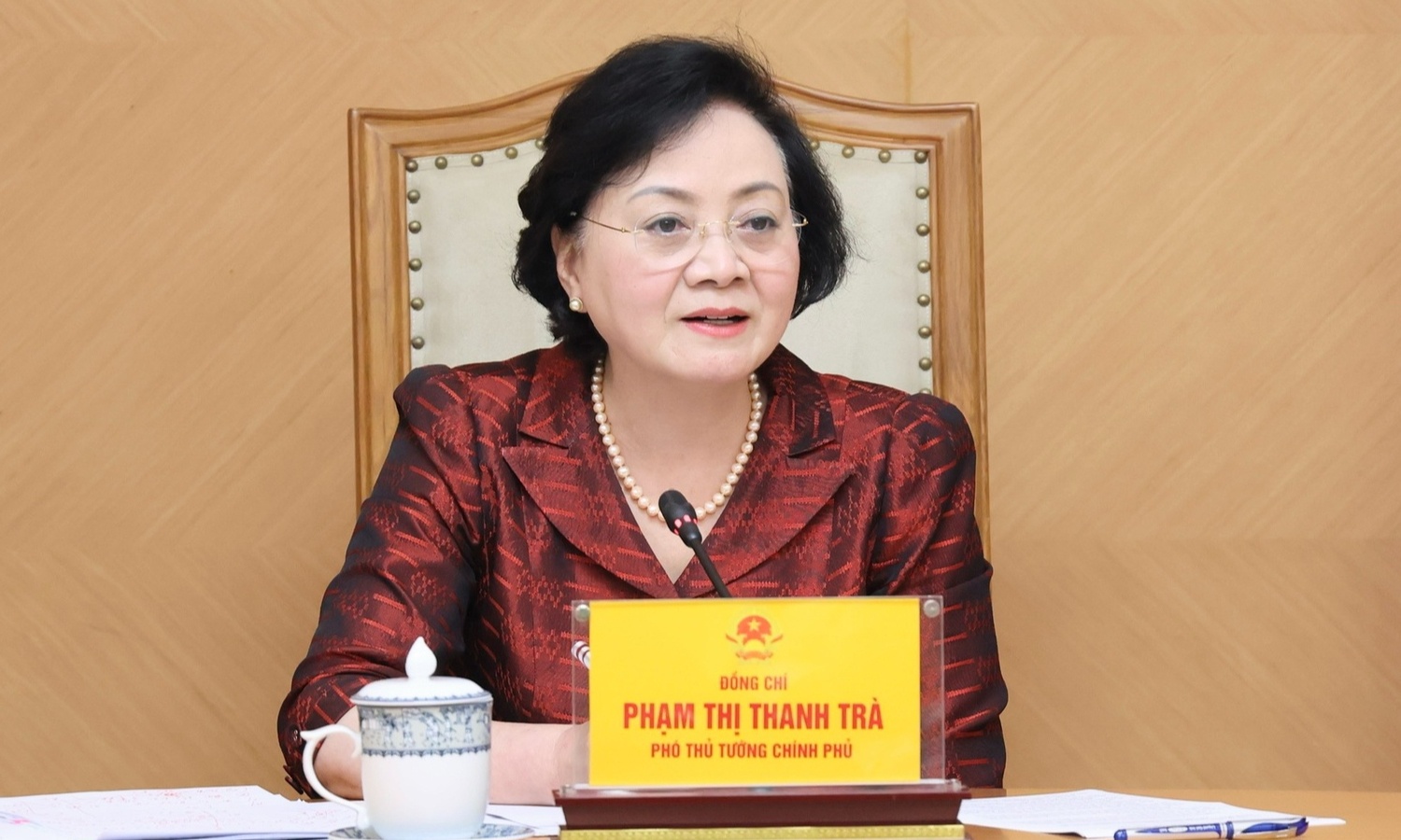 Lam ro ket qua sap xep bo may, chinh sach voi can bo doi du hinh anh