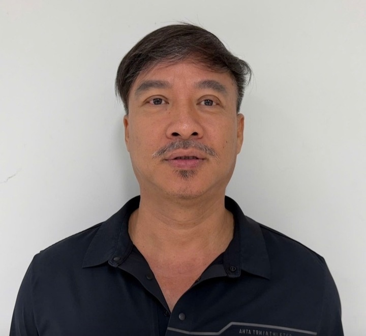 Tong giam doc,  BH Media,  ca si Quang Lap anh 2