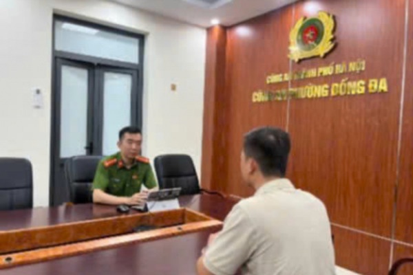 Khoi to vu an gay roi trat tu cong cong xay ra tai pho Hoang Cau o Ha Noi hinh anh