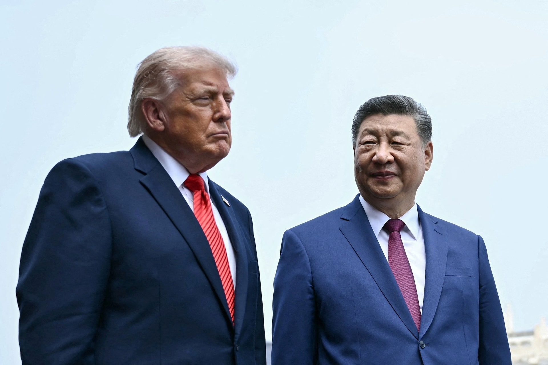 Ong Trump: Trung Quoc cam ket khong vien tro quan su cho Iran hinh anh