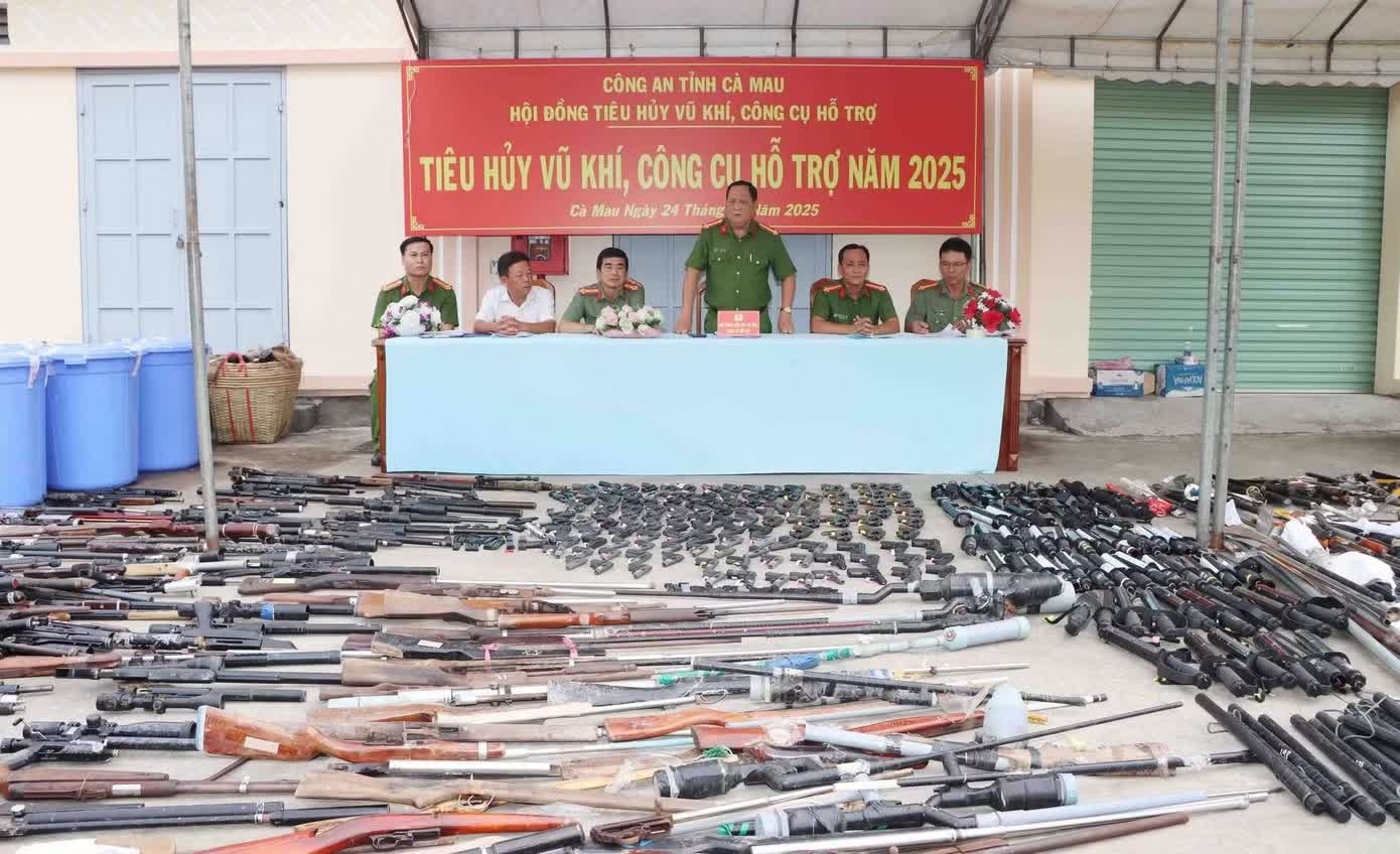 Thu giu,  hon 120 khau sung anh 1
