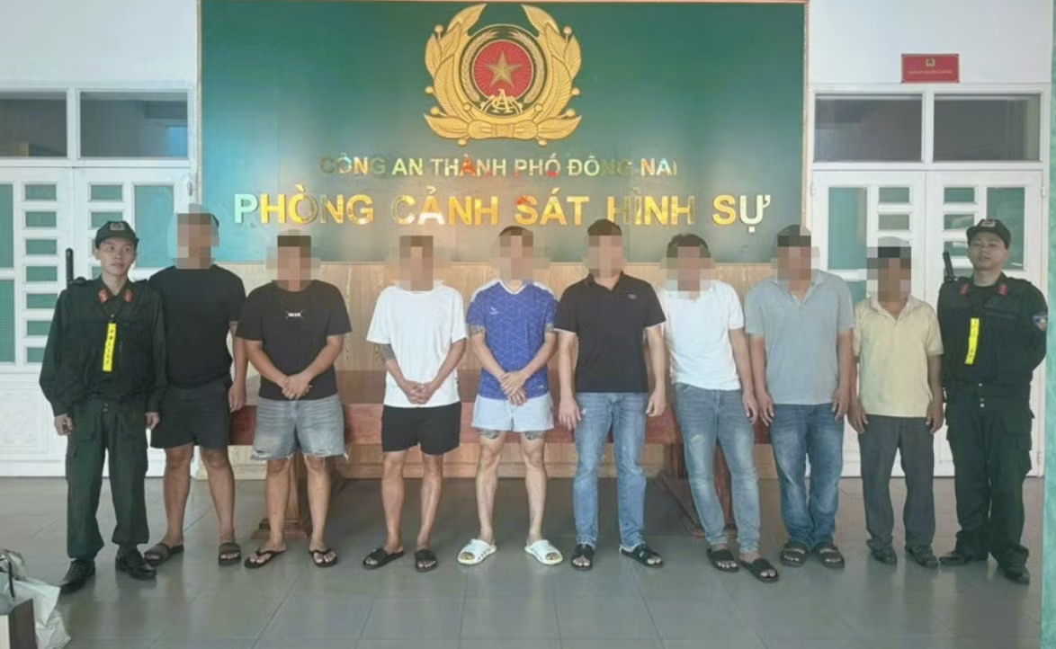 Triet pha duong day,  ca do bong da anh 1