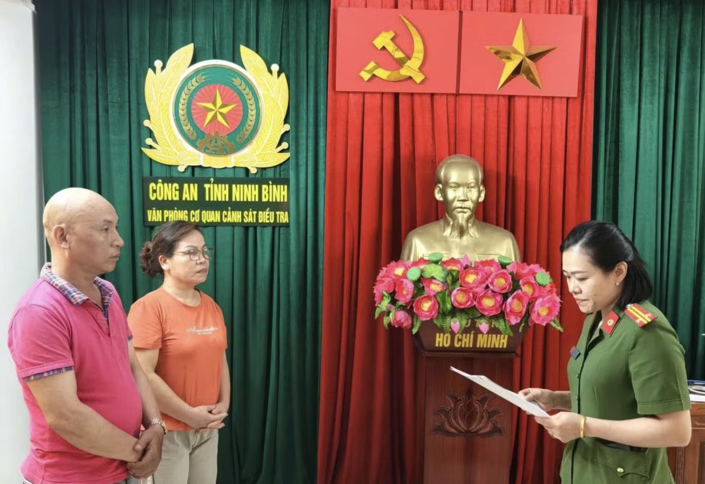 ban dat,  cua vo cu anh 1