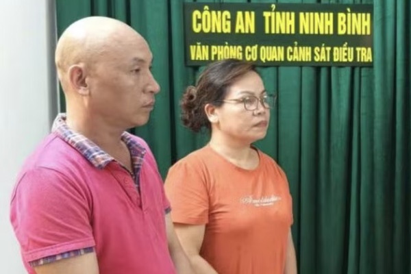 Hoi lo de hop thuc hoa ho so, ban dat cua vo cu hinh anh