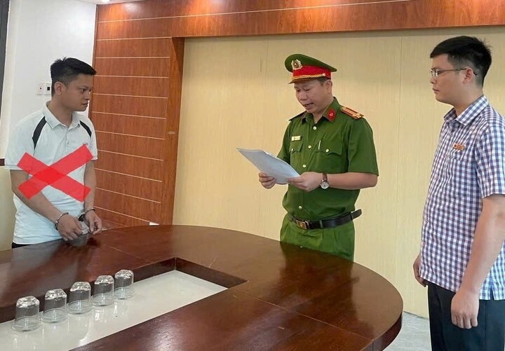 Bat giam can bo,  giai phong mat bang anh 1