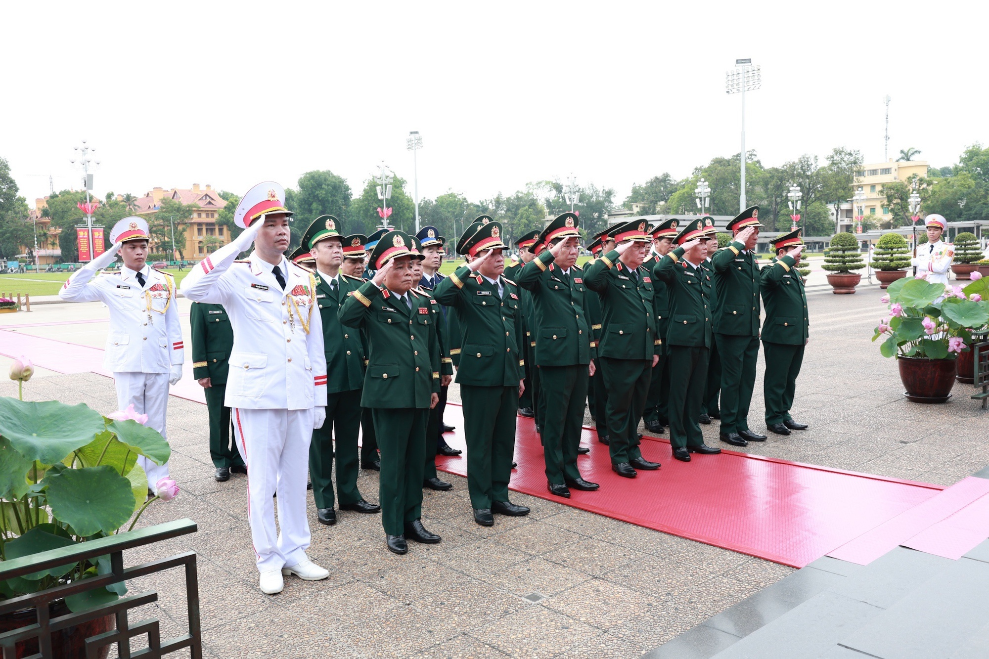 Ho Chi Minh anh 2