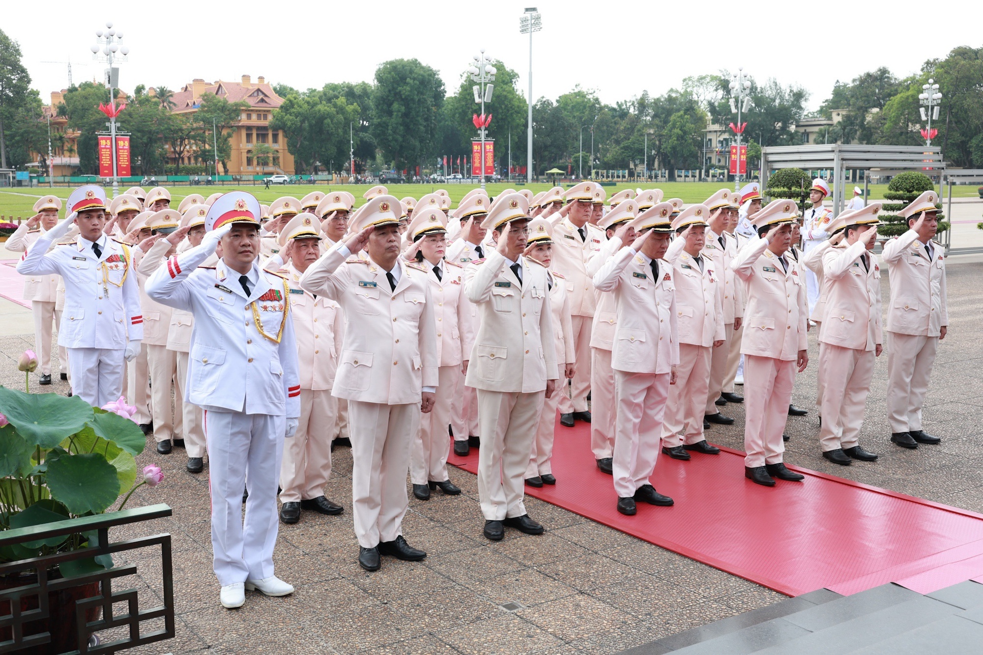 Ho Chi Minh anh 3