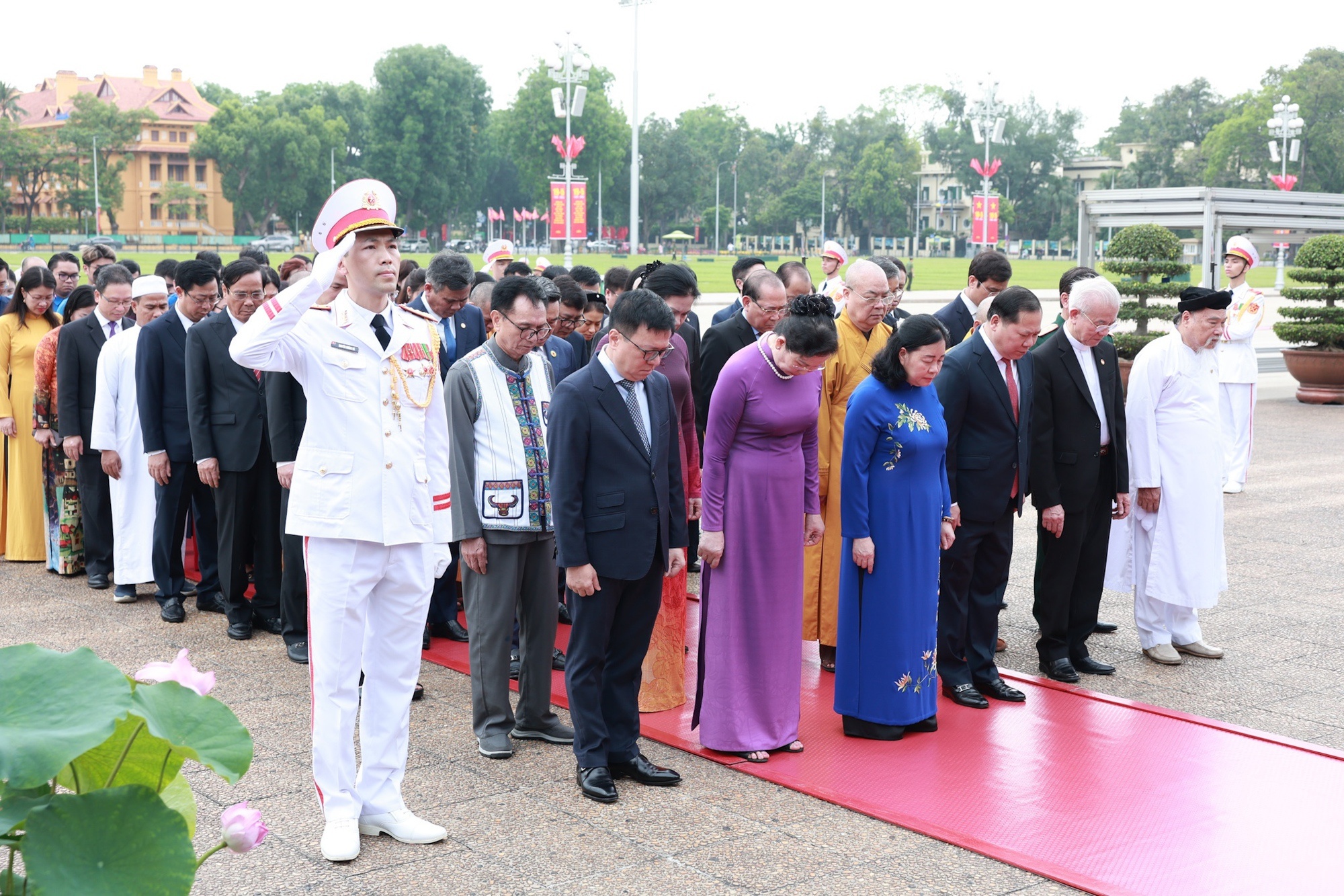 Ho Chi Minh anh 4