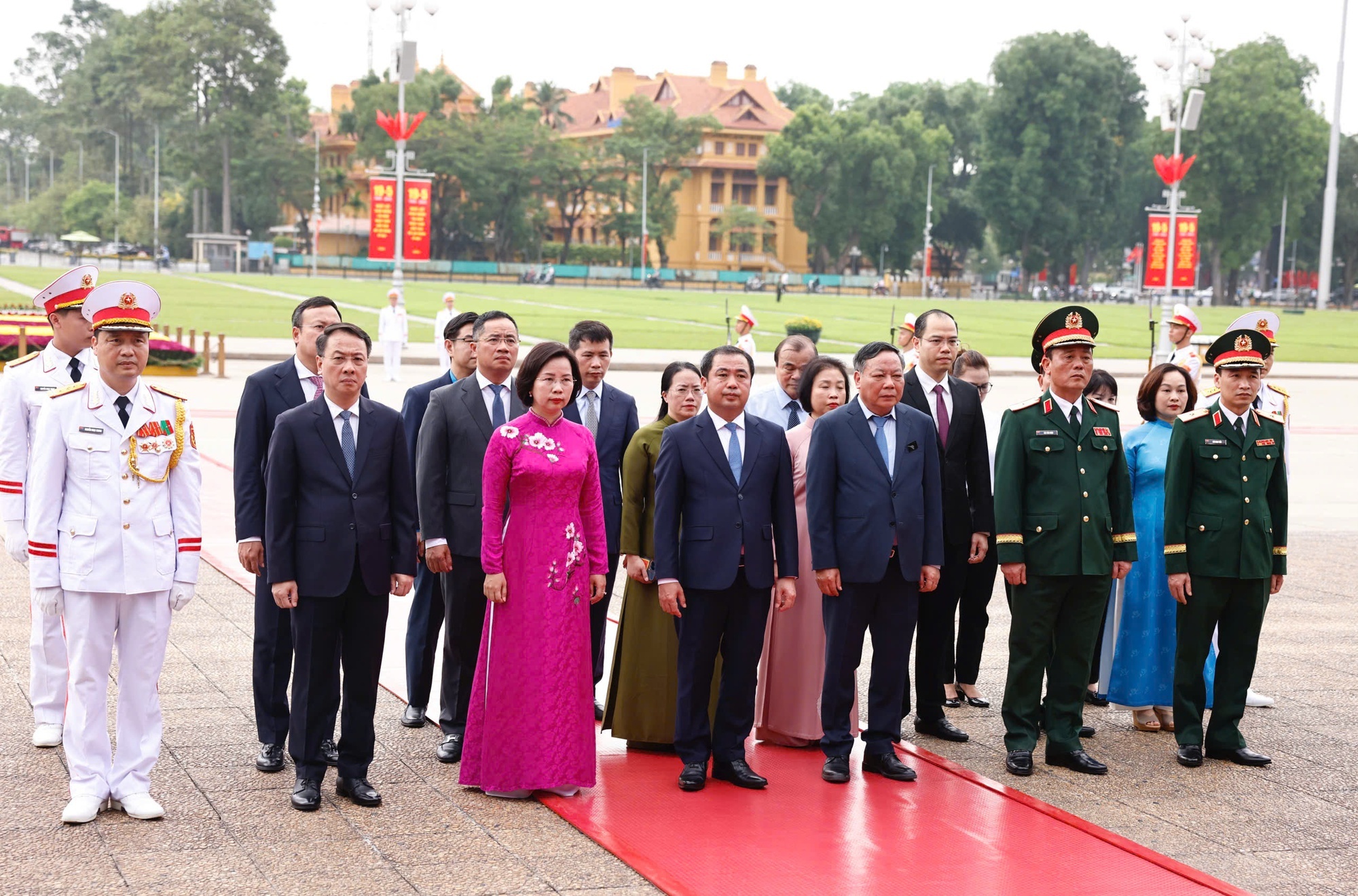 Ho Chi Minh anh 5