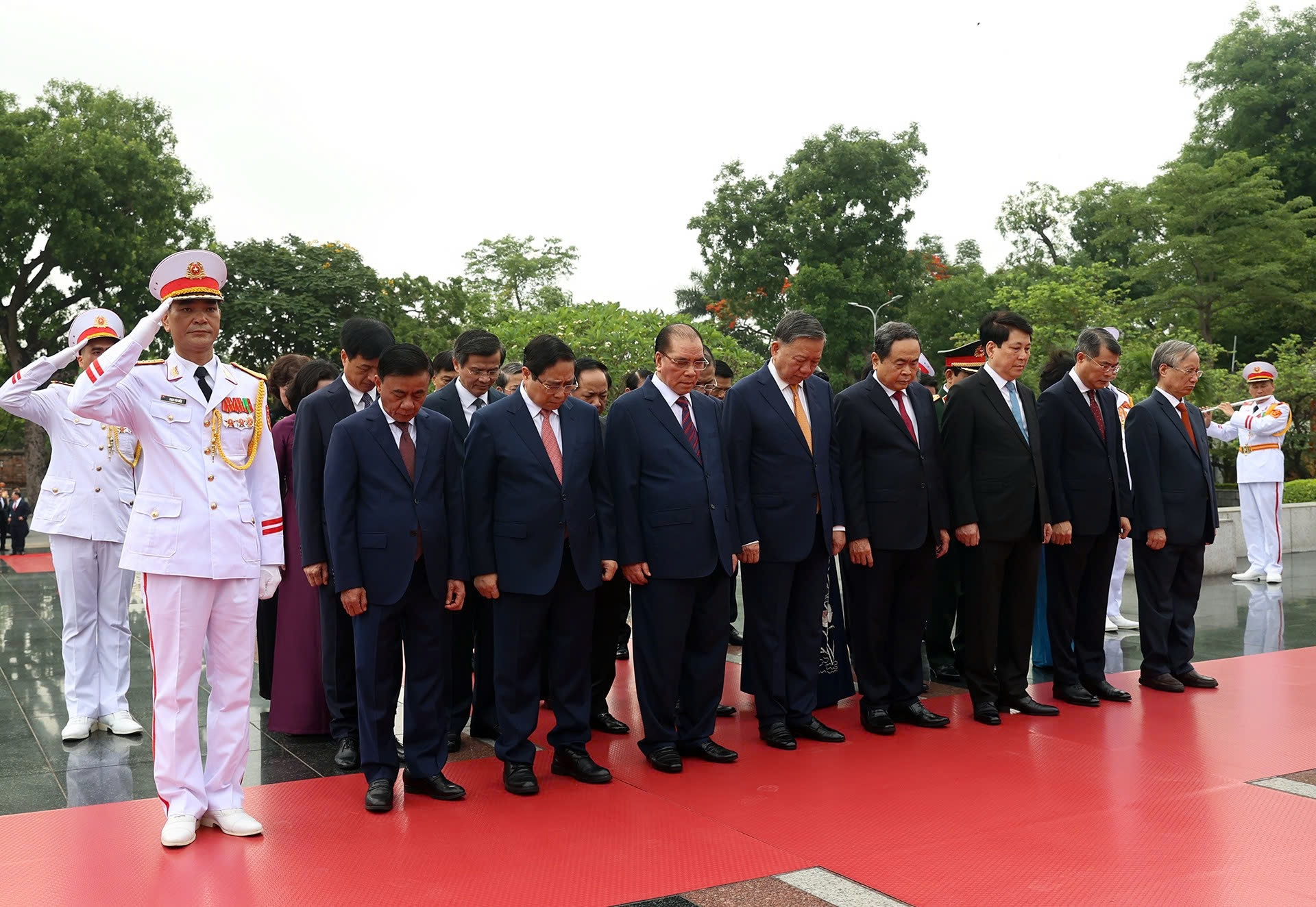 Ho Chi Minh anh 6