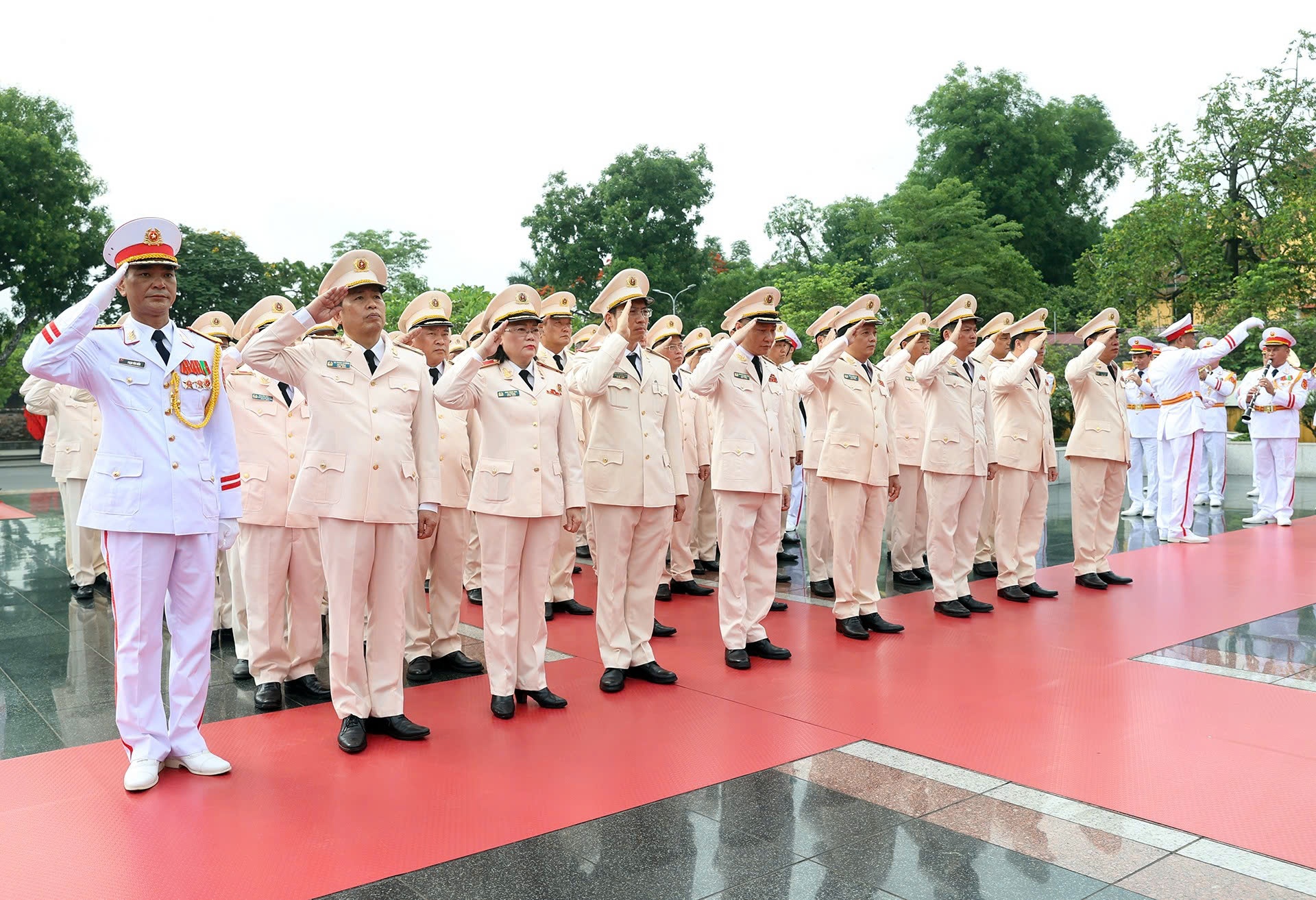 Ho Chi Minh anh 8