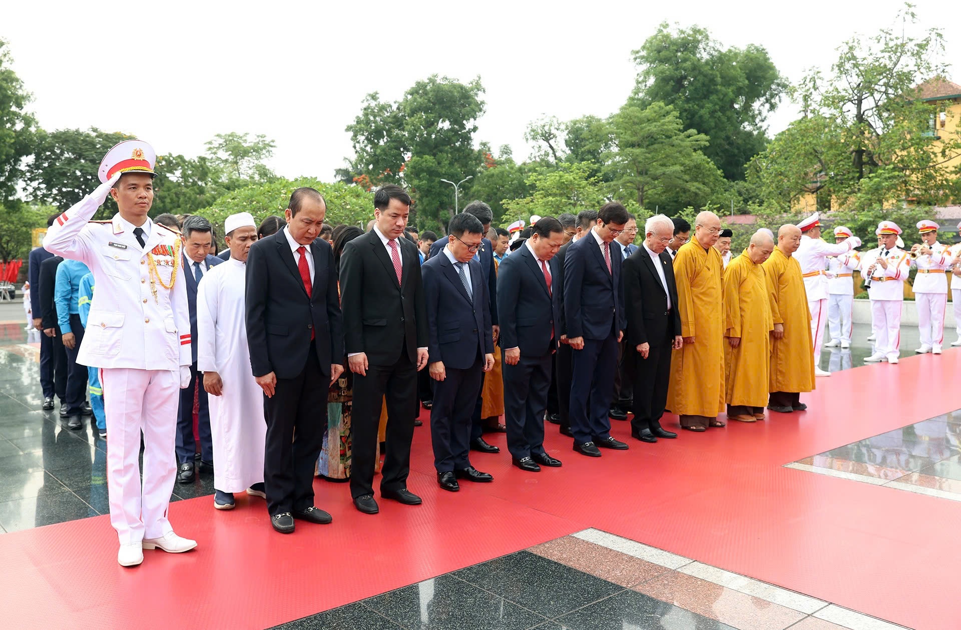 Ho Chi Minh anh 9