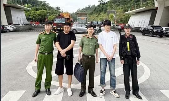 Cong ty Xinglong,  Doanh nghiep Xinglong,  Giam doc Xinglong,  Ban giao,  trum lua dao,  Xinglong anh 1