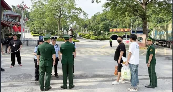 Cong ty Xinglong,  Doanh nghiep Xinglong,  Giam doc Xinglong,  Ban giao,  trum lua dao,  Xinglong anh 2