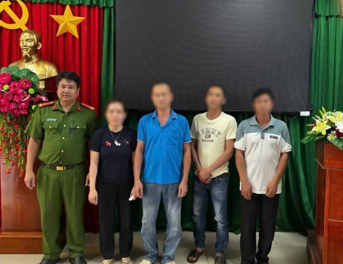 giet mo heo chet,  nhiem benh de ban anh 1