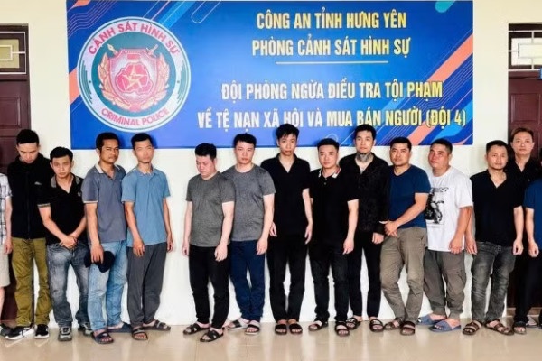 Quang cao ram ro tren mang de thu hut cac 'con bac' truc tuyen hinh anh