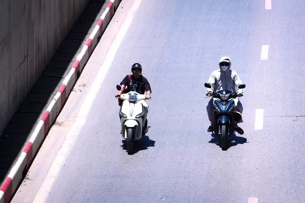 Thu do Ha Noi duoi dot nang nong gay gat dau mua hinh anh